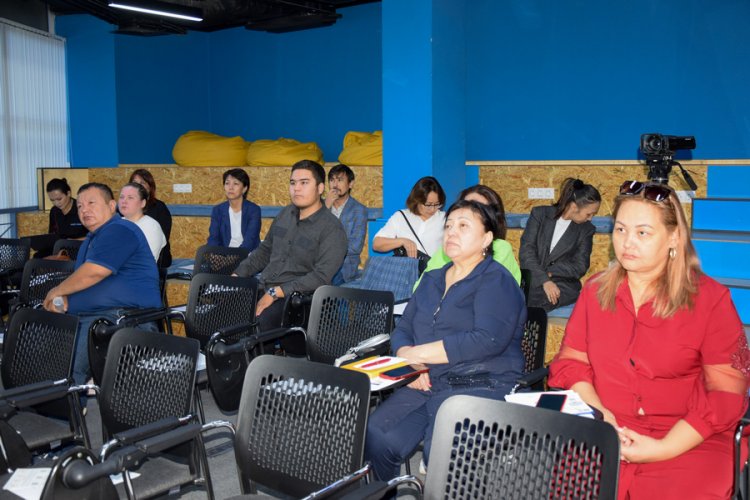 Единый оператор по цифровой маркировке обучил актауских представителей розничной торговли табачных изделий работе с Naqty Sauda Akt