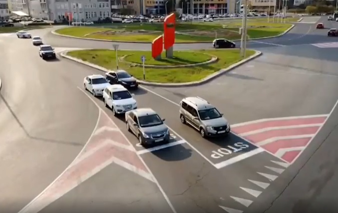 Новый дорожный знак установили на кольцевом пересечении дорог в Актау