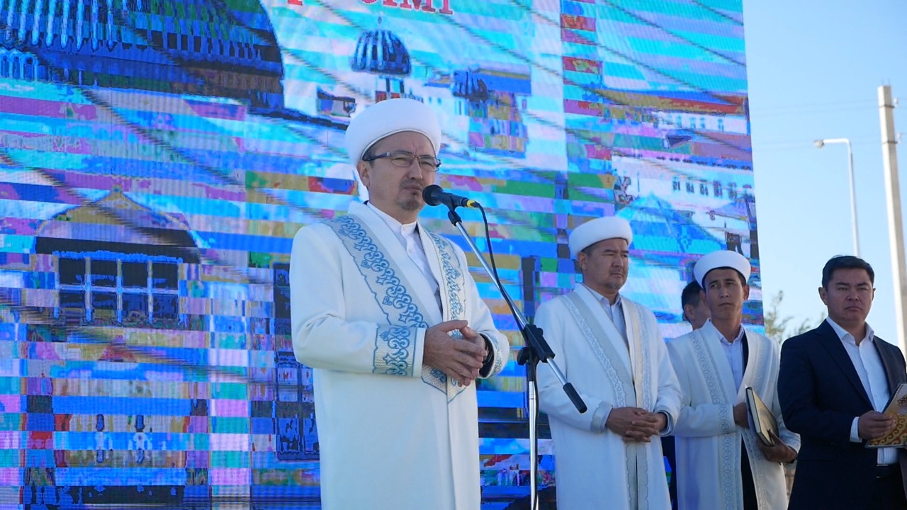 В Мангистау построили мечеть с 8 минаретами