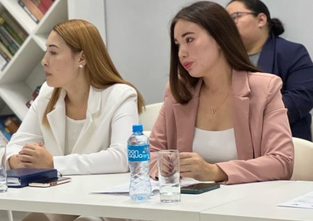 Заместитель акима области Улугбек Тналиев встретился с молодёжными лидерами