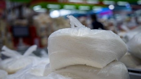В Казахстане цену на отечественный сахар зафиксируют на год