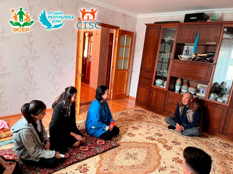 Қазақстан Республикасының күніне орай оқушылардың тыл ардагерлерімен кездесуі!!!