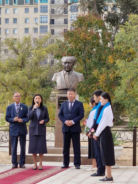 Музей Мухтара Ауэзова открыли в школе в Актау