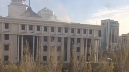 Пожар произошел в здании Министерства обороны Казахстана