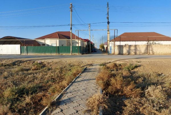 Оказались необязательны: дорожные знаки убрали в пригороде Актау