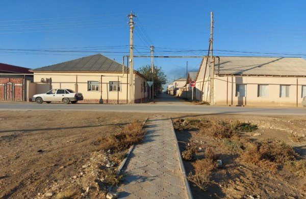 Оказались необязательны: дорожные знаки убрали в пригороде Актау