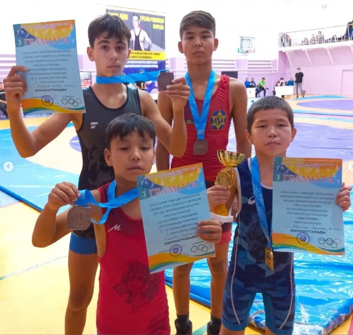 Юные борцы из Мангистау завоевали четыре медали на республиканском турнире в Павлодаре