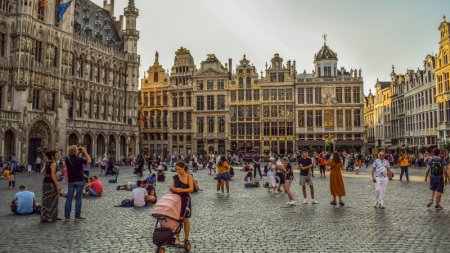 Туристов предупредили о мошенниках в Европе
