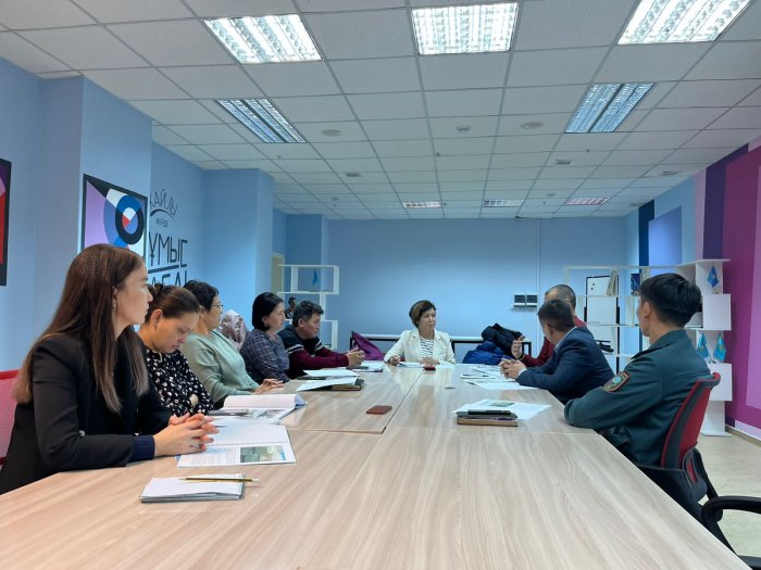 В Актау состоялся круглый стол по решению проблем инвалидов