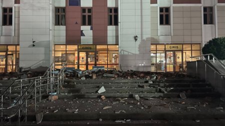 Сильное землетрясение произошло на западе Турции 