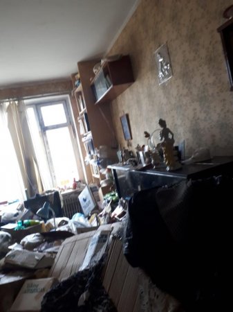 Квартиру одного из домов в Актау превратили в свалку