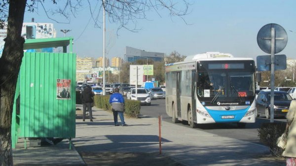 В акимате ответили на предложение создать «карман» на остановке в центре Актау