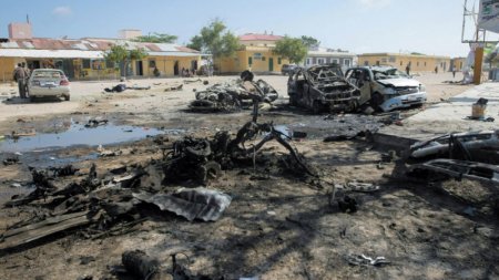 Боевики напали на отель возле президентского дворца в Сомали