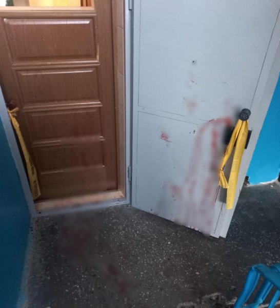 Появились фото с места взрыва в актауской квартире