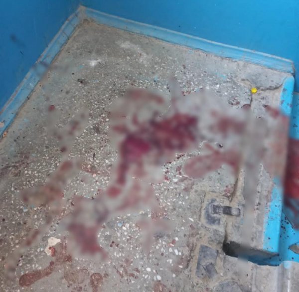 Появились фото с места взрыва в актауской квартире