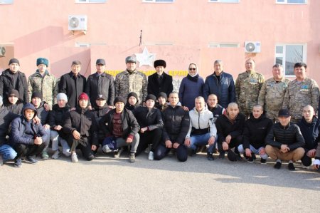 20 новобранцев отправились служить в армию из Мангистауской области