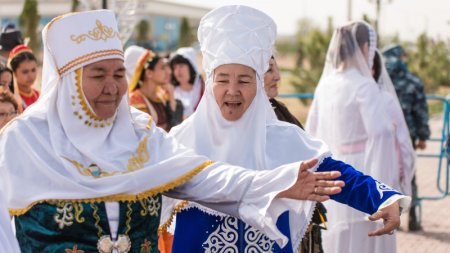 Какая помощь полагается кандасам в Казахстане?