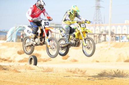 Мужчины, девушки и дети. В Актау прошли республиканские соревнования по мотокроссу