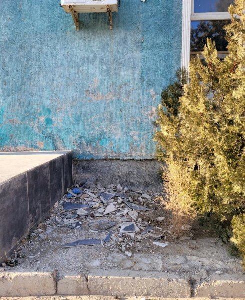 «Обрастают» мусором: проблему жителей Актау не могут решить уже полгода