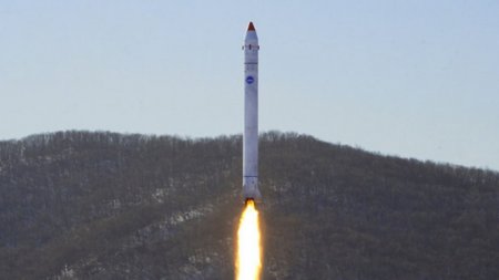 Северная Корея провела испытательный запуск спутника