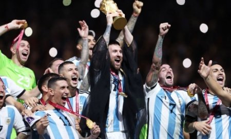 В раздевалку сборной Аргентины занесли десять миллионов долларов за победу на ЧМ-2022