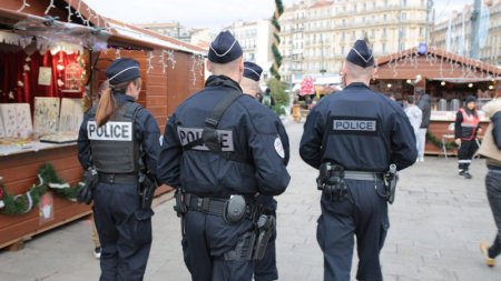 Мужчина открыл стрельбу в Париже: есть пострадавшие
