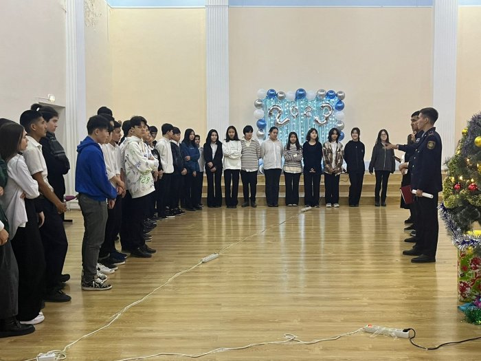 Актауским школьникам рассказали о правилах безопасного обращения с пиротехникой