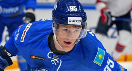 Нападающий сборной Казахстана по хоккею лишен казахстанского гражданства