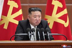 Ким Чен Ын запил из-за кризиса среднего возраста