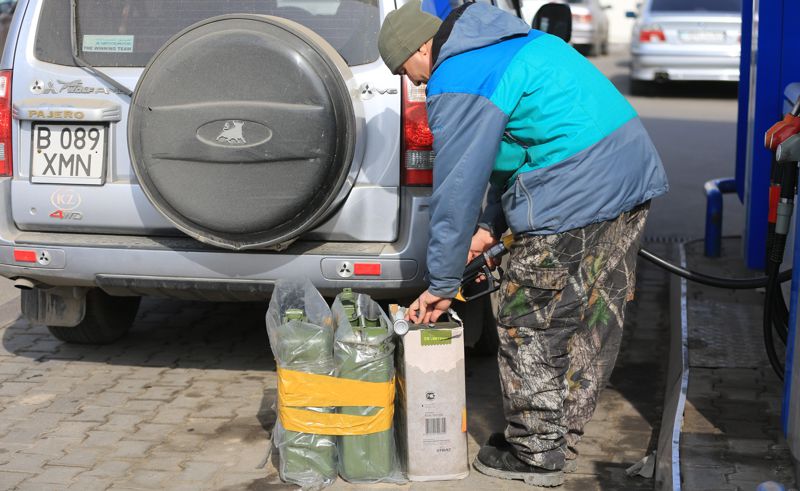 В Казахстане хотят ввести запрет на вывоз бензина и дизтоплива всеми ...