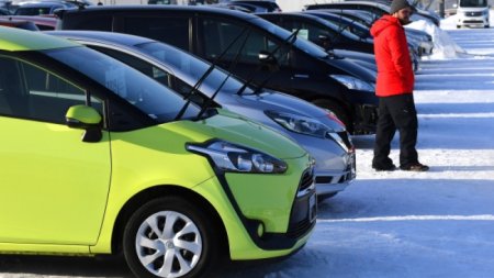 Россияне скупают машины в Казахстане: как это отразится на авторынке 