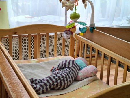 Бросившую младенца в уличном туалете мать осудили в Алматы