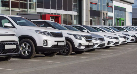 Россиянам отказываются продавать машины в автосалонах Казахстана – СМИ