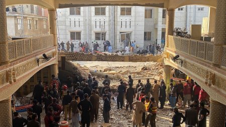 Взрыв произошел возле мечети в Пакистане, погибли 25 человек 