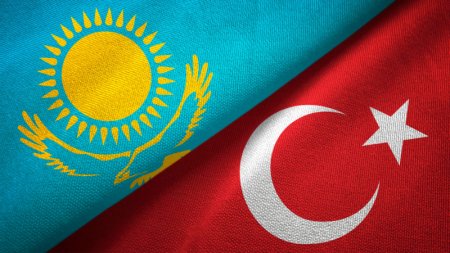 Казахстанцы собрали около 18 млн тенге для покупки юрт пострадавшим в Турции