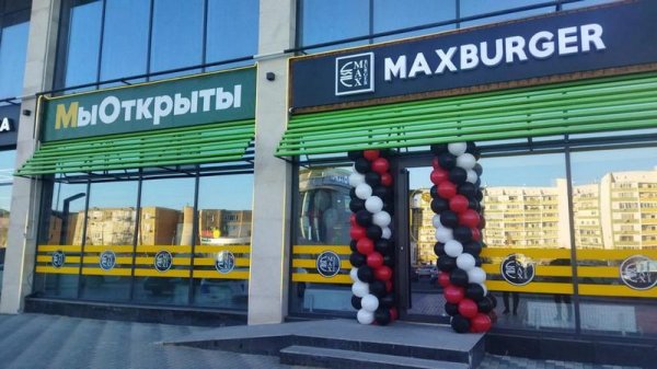 Как у McDonald’s: хозяин кафе креативно привлек клиентов в Актау