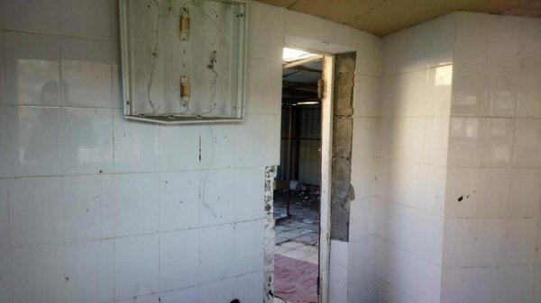 В свалку превратилась территория медколлежда в Актау