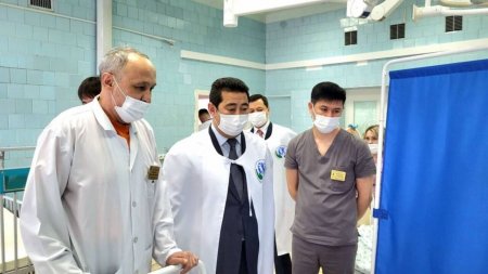 Школьников, пострадавших от нападения в Петропавловске, посетил в больнице аким СКО