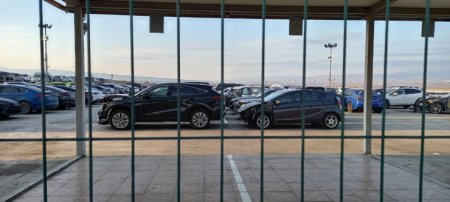 "С каждой машины прибыль - миллион тенге". Как казахи зарабатывают на крупнейшем постсоветском авторынке