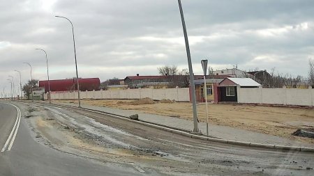 В Актау проверяют законность проведения работ в море с участием спецтехники