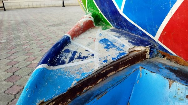 Осетр «гниет» на набережной Актау