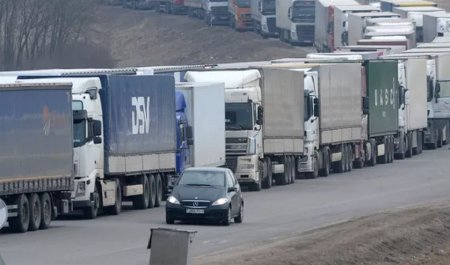 Альтернативные маршруты нашли для застрявших в Польше грузов