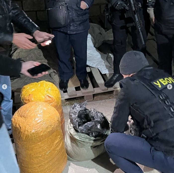 В Актау задержали мужчину с крупной партией марихуаны