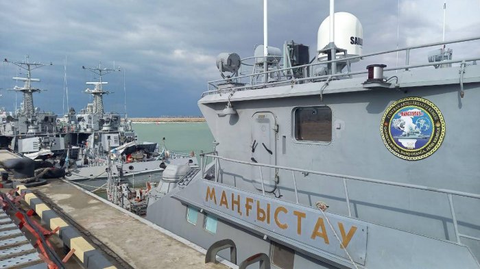 Военно-морские силы Казахстана отработали учебно-боевые действия на Каспии