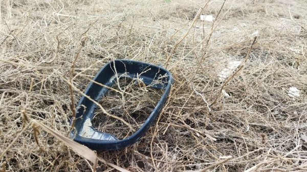 В свалку превратили территорию у водозаборного канала в Актау