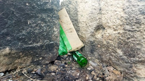 В свалку превратили территорию у водозаборного канала в Актау