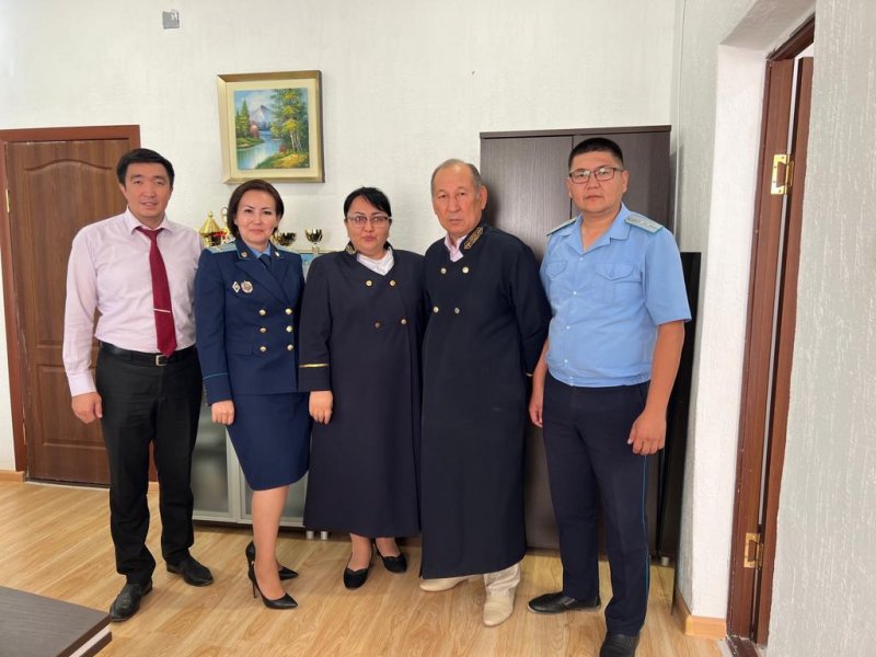 Женщина-аким, дамы в погонах и железная леди: жительницы Мангистау принимают поздравления с 8 Марта