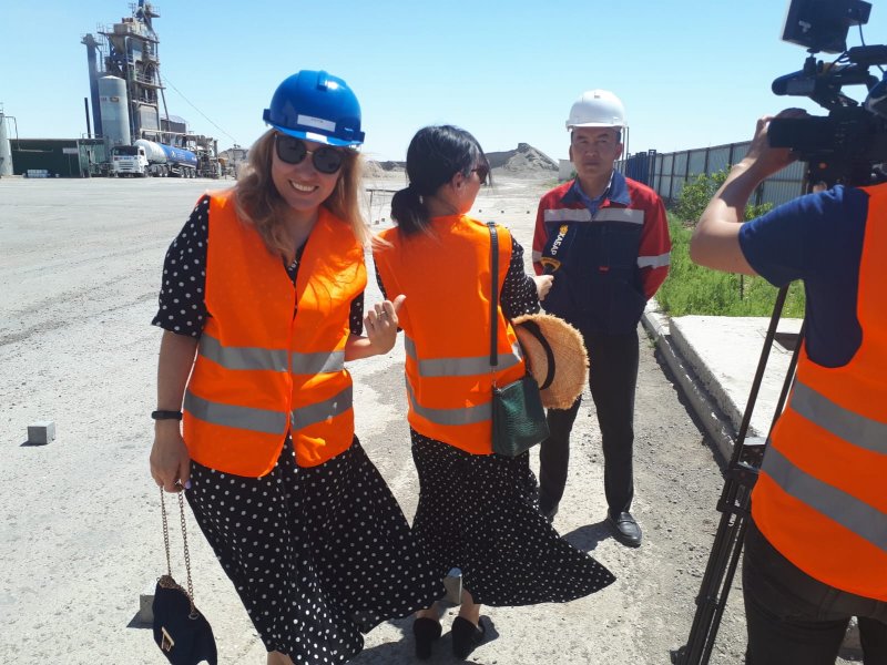 Женщина-аким, дамы в погонах и железная леди: жительницы Мангистау принимают поздравления с 8 Марта