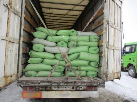 Пресечён незаконный ввоз 17 тонн насвая из Казахстана в РФ