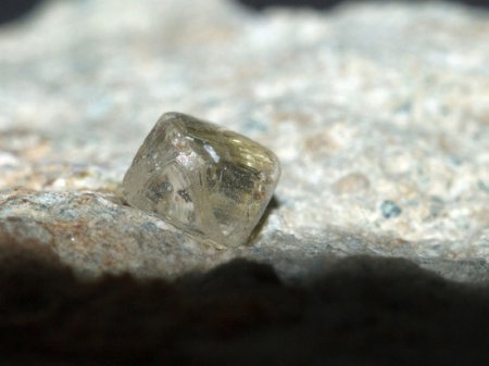 Древнейший алмаз нашли в России